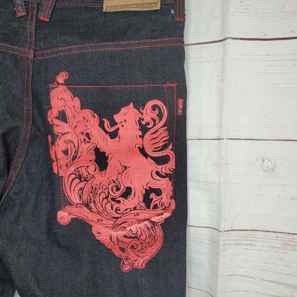 International LeadOff Men Designer Jeans Red Skull And Design On Back Pocket - Picture 6 of 12